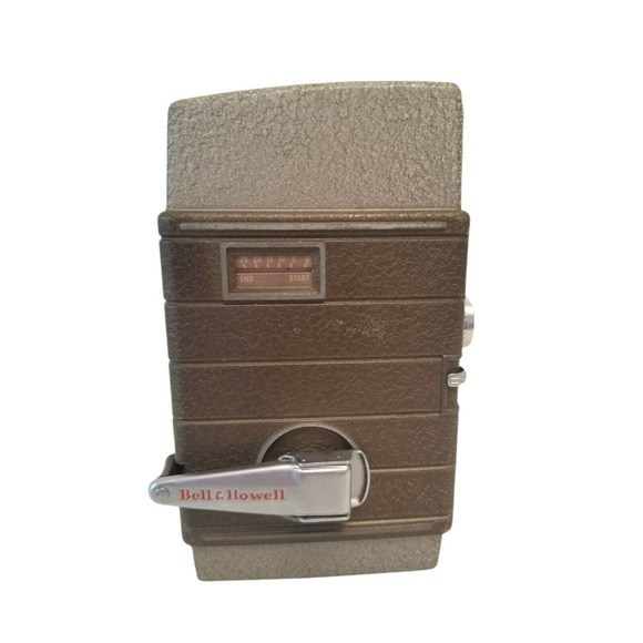 Vintage Bell & Howell "Two fifty two" 8 mm Movie Camera Video Film - Picture 2 of 3